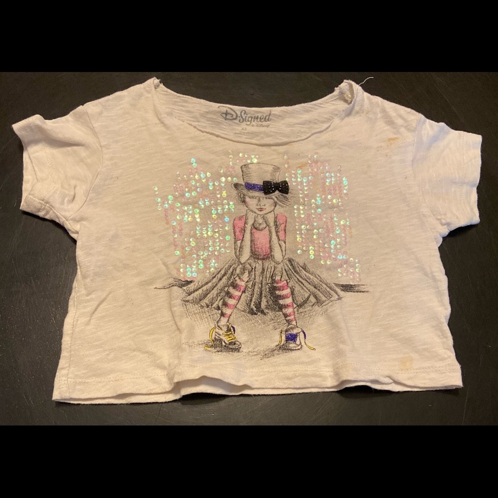 BUNDLE DISCOUNTS! D Signed Disney XS Alice crop T-shirt